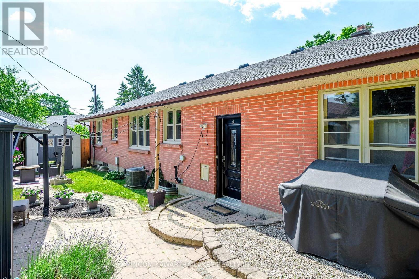 676 Victory Crescent, Peterborough Central (Old West End), Ontario  K9J 4T3 - Photo 38 - X12244563