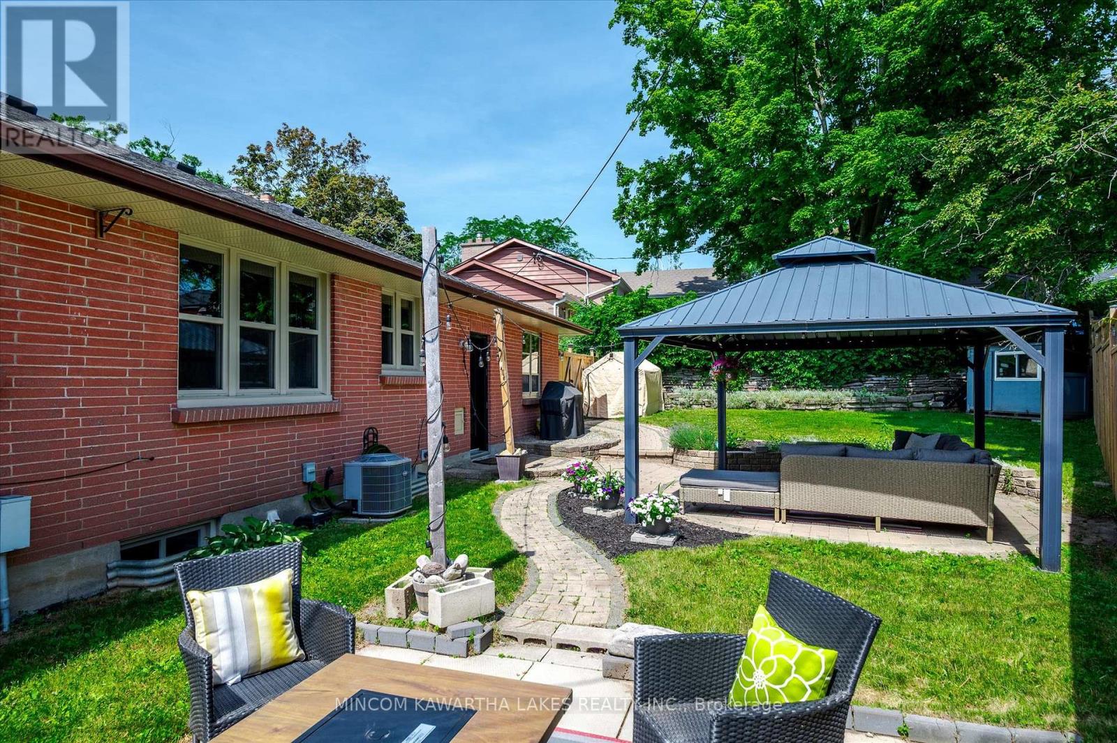 676 Victory Crescent, Peterborough Central (Old West End), Ontario  K9J 4T3 - Photo 43 - X12244563