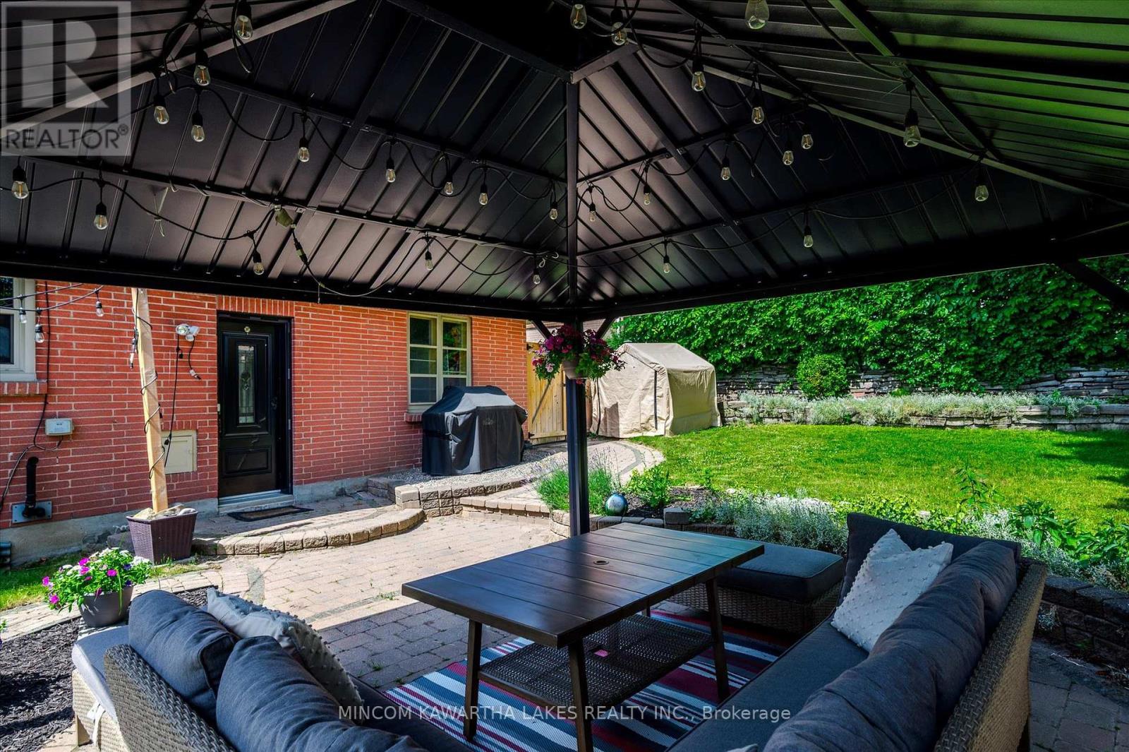 676 Victory Crescent, Peterborough Central (Old West End), Ontario  K9J 4T3 - Photo 44 - X12244563