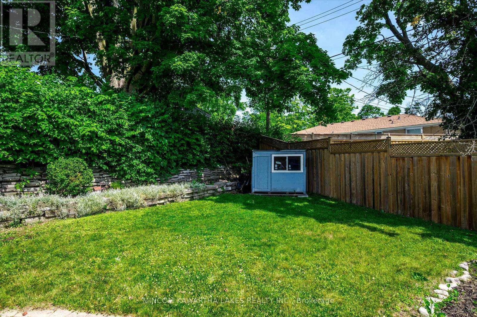 676 Victory Crescent, Peterborough Central (Old West End), Ontario  K9J 4T3 - Photo 48 - X12244563