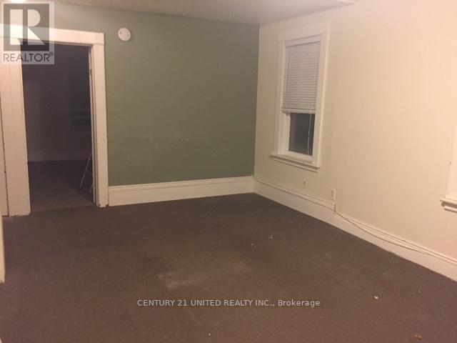 319 Elias Avenue, Peterborough Central (Old West End), Ontario  K9J 5G8 - Photo 11 - X12244863