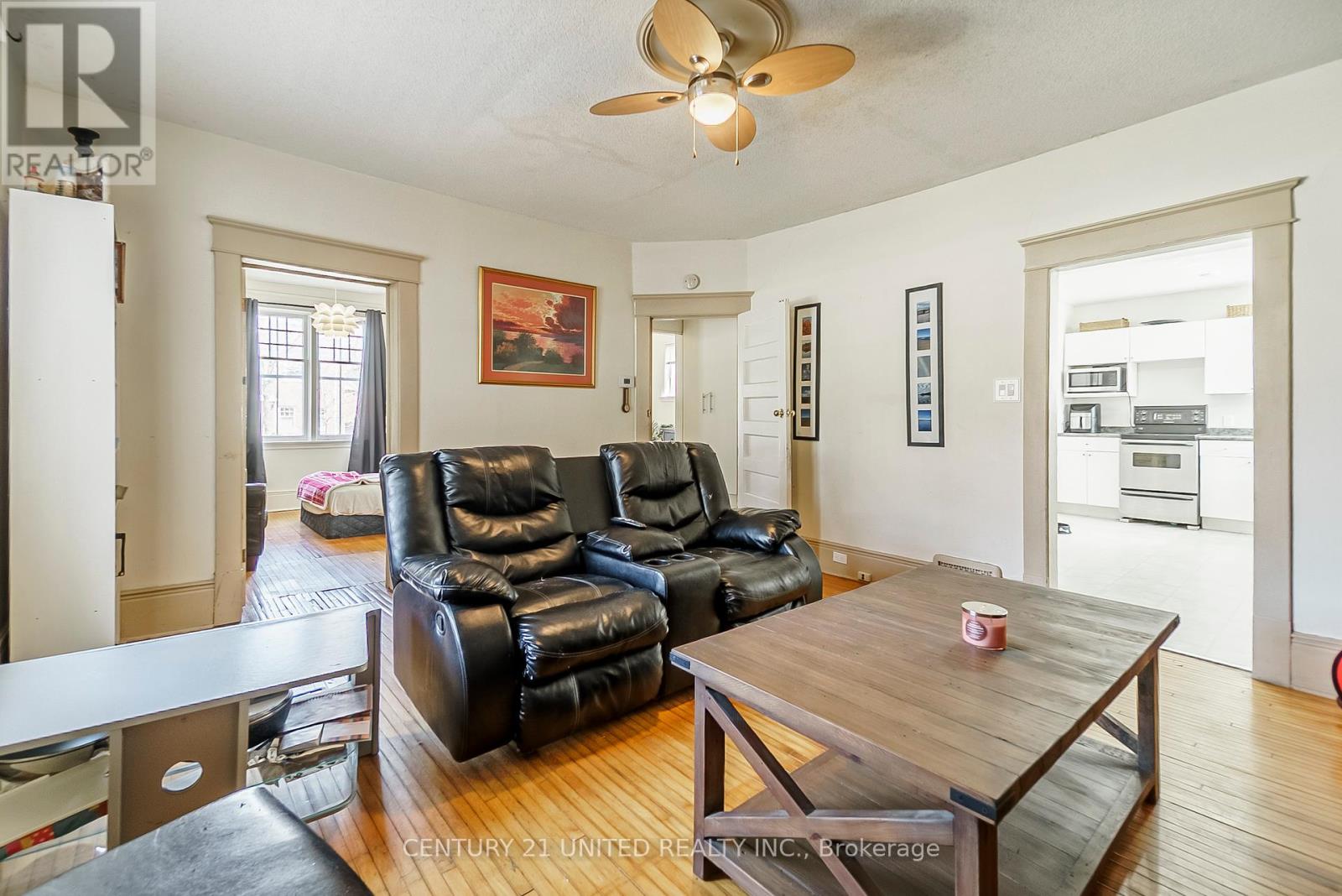 319 Elias Avenue, Peterborough Central (Old West End), Ontario  K9J 5G8 - Photo 3 - X12244863