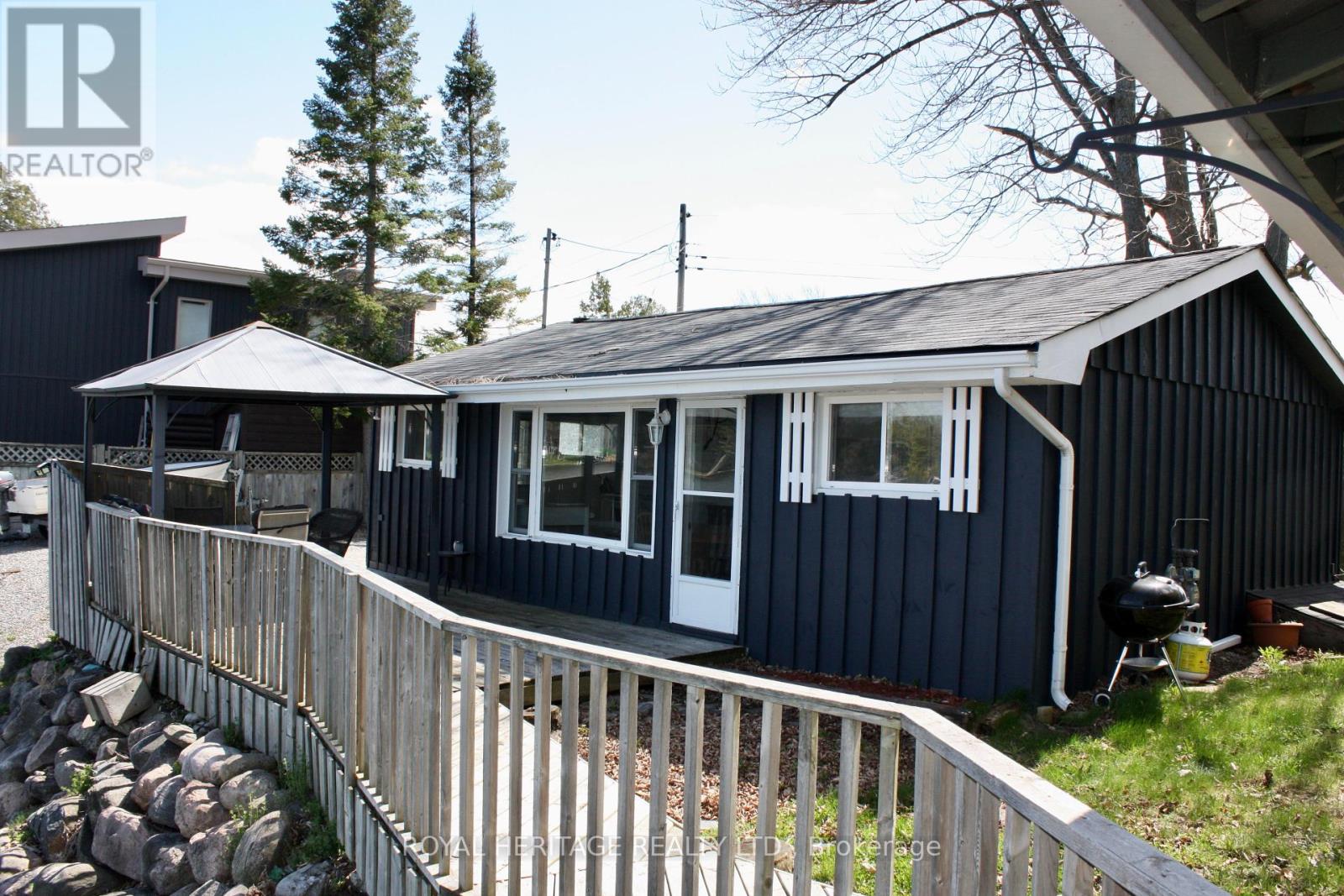 837 Fife's Bay Marina Lane, Selwyn, Ontario  K9J 6X3 - Photo 2 - X12244792