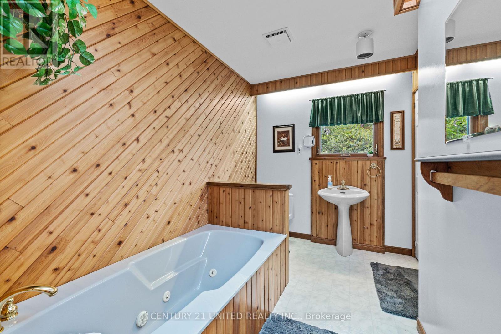 210 Thompson Road, Otonabee-South Monaghan, Ontario  K9J 6X8 - Photo 21 - X12244954