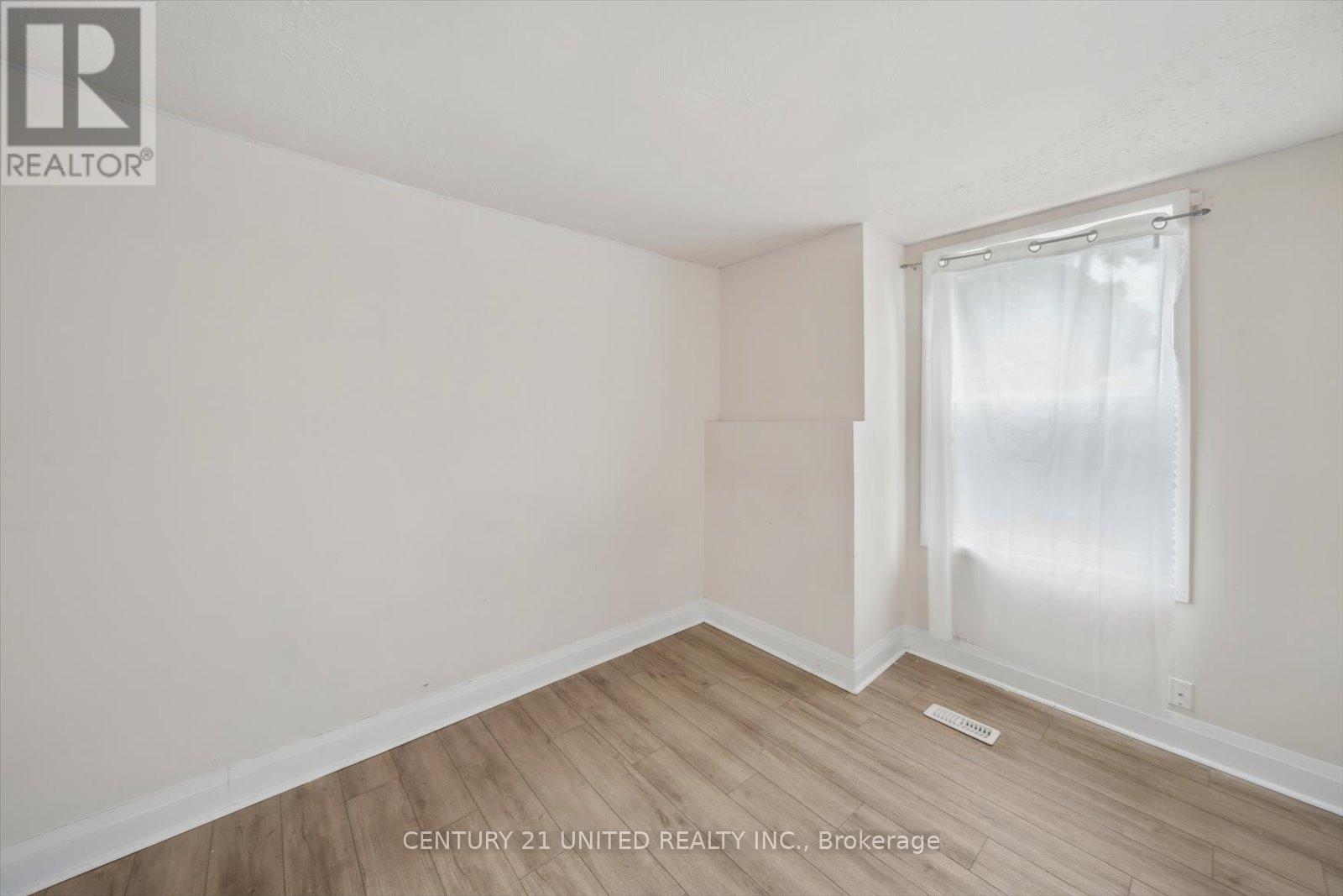 625 Aylmer Street N, Peterborough Central (North), Ontario  K9H 3X2 - Photo 11 - X12244993