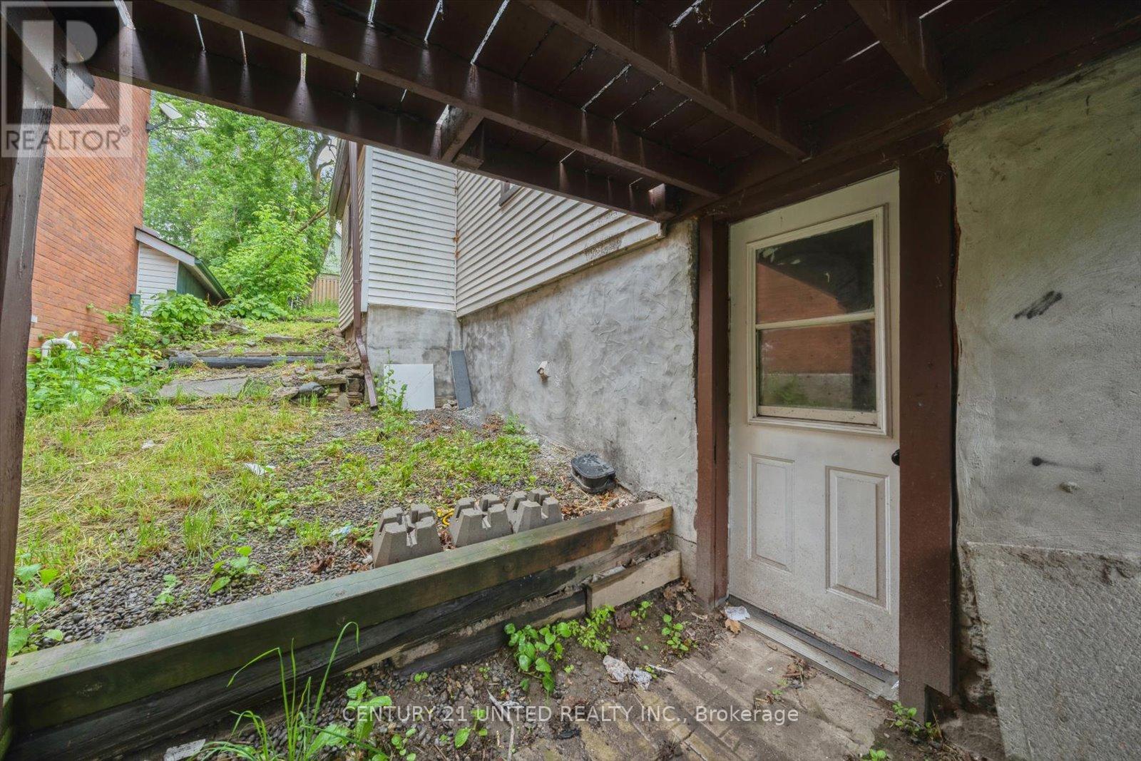625 Aylmer Street N, Peterborough Central (North), Ontario  K9H 3X2 - Photo 36 - X12244993