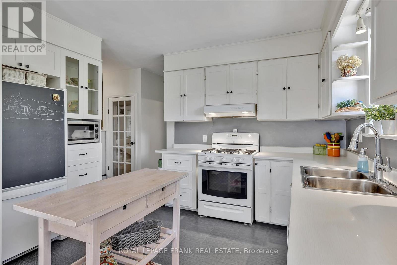26 Wallis Drive, Peterborough West (North), Ontario  K9J 6B7 - Photo 11 - X12245054