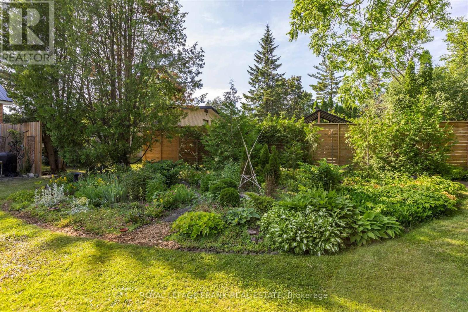 26 Wallis Drive, Peterborough West (North), Ontario  K9J 6B7 - Photo 39 - X12245054