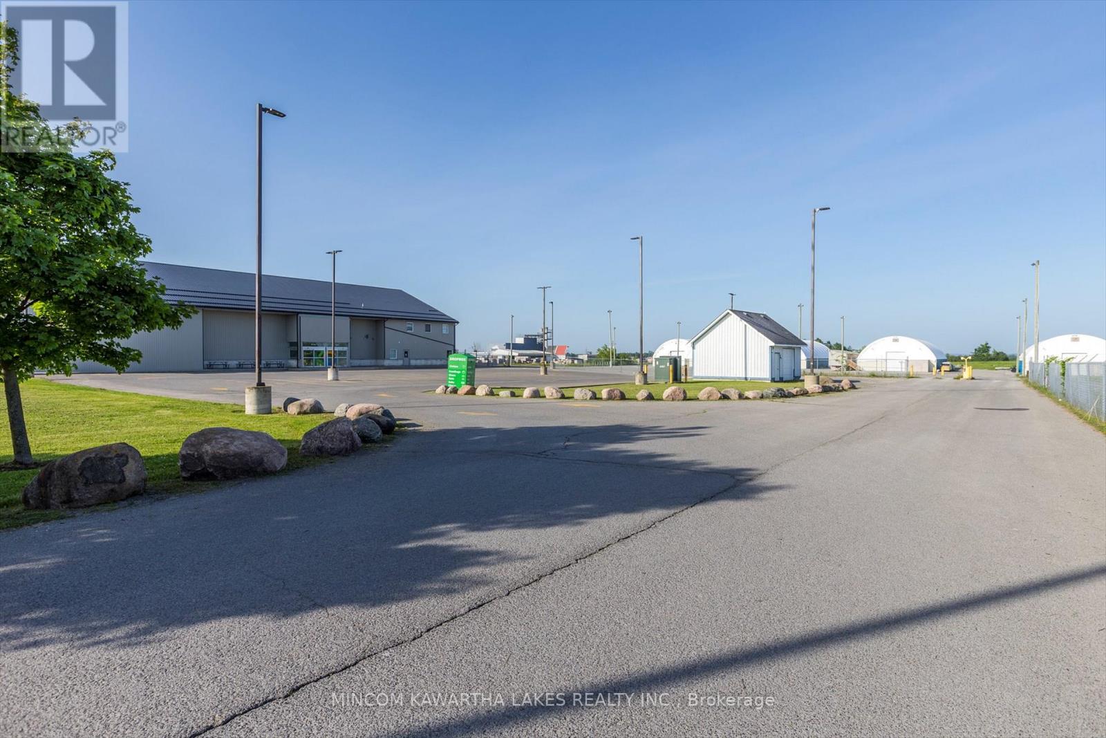 1575 Chemong Road, Selwyn, Ontario  K9J 6X2 - Photo 4 - X12245365