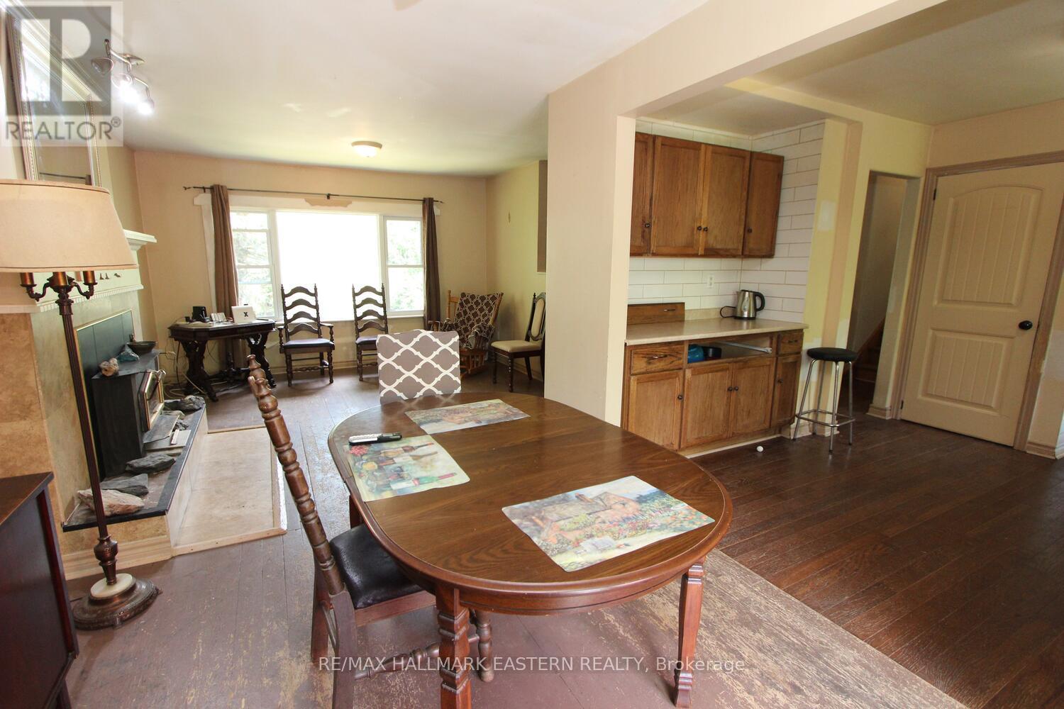 1076 County Road 40, Douro-Dummer, Ontario  K0L 2V0 - Photo 10 - X12245394