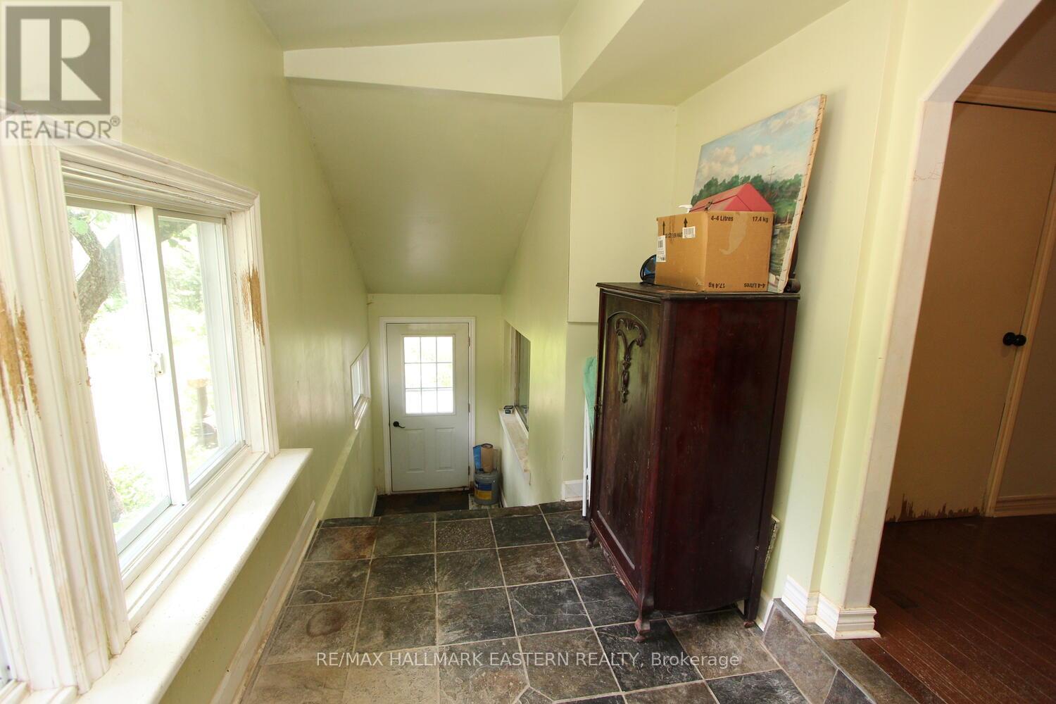 1076 County Road 40, Douro-Dummer, Ontario  K0L 2V0 - Photo 6 - X12245394