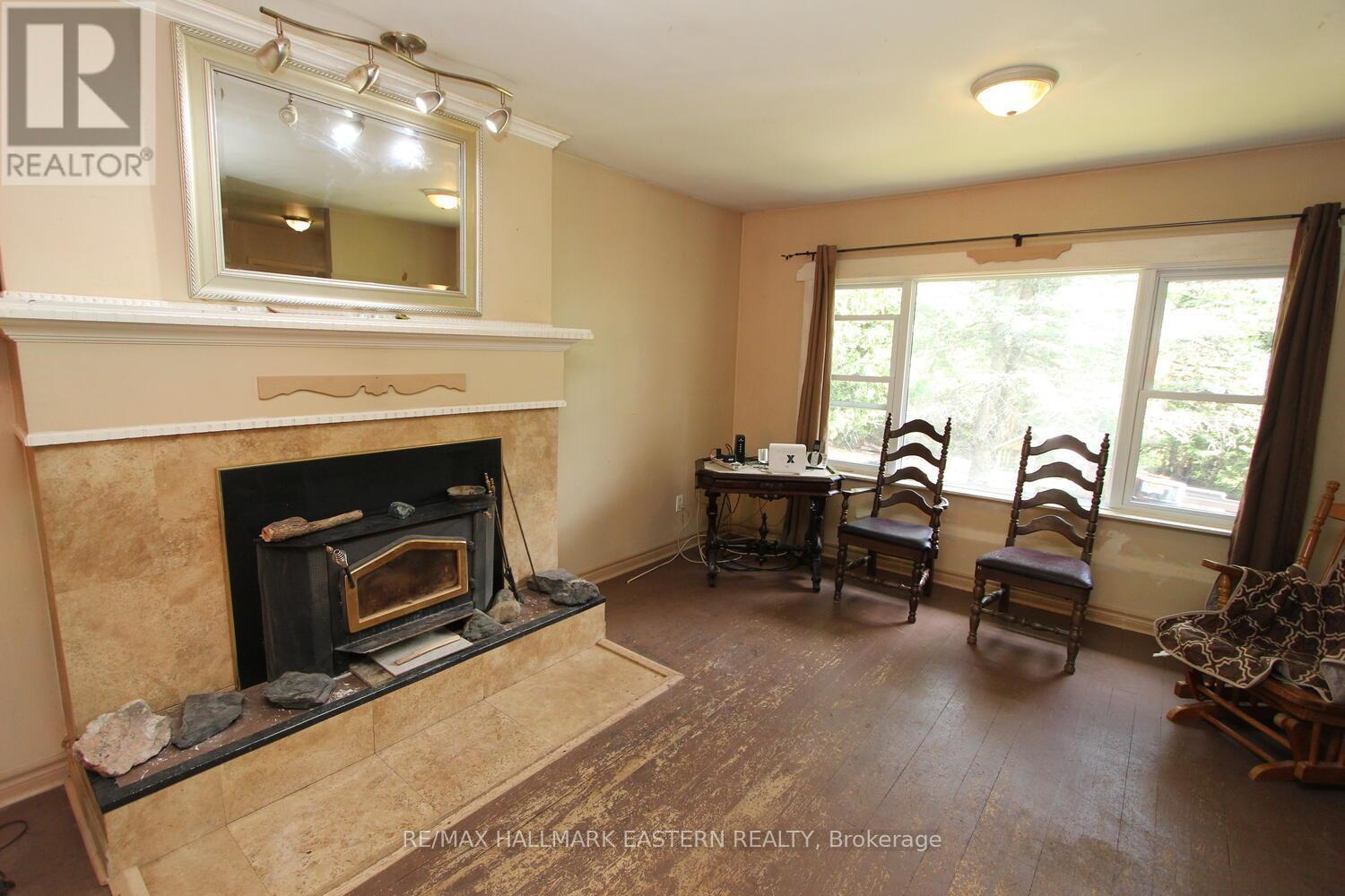 1076 County Road 40, Douro-Dummer, Ontario  K0L 2V0 - Photo 9 - X12245394