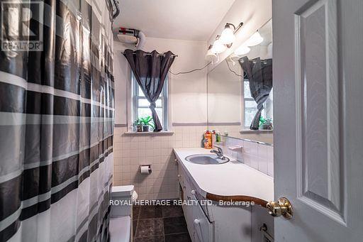 364 Parkhill Road W, Peterborough North (South), Ontario  K9H 3J1 - Photo 17 - X12246242