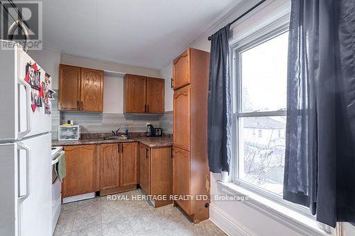 364 Parkhill Road W, Peterborough North (South), Ontario  K9H 3J1 - Photo 25 - X12246242