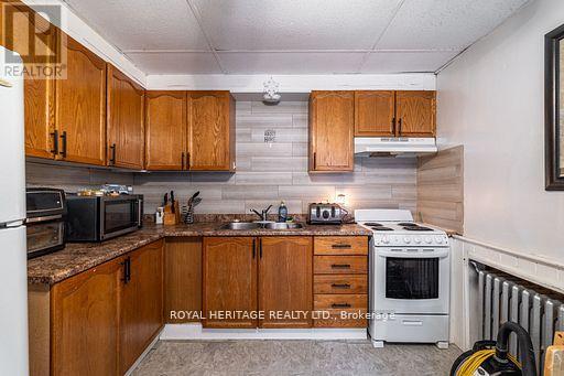 364 Parkhill Road W, Peterborough North (South), Ontario  K9H 3J1 - Photo 38 - X12246242