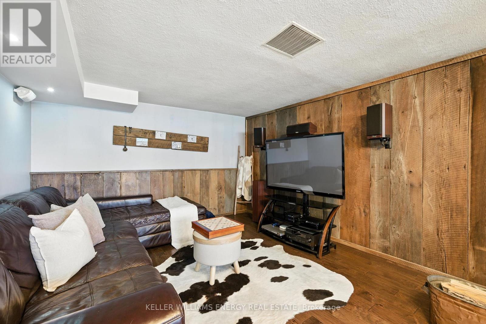 685 Young Street, Selwyn, Ontario  K9J 6X2 - Photo 29 - X12246273