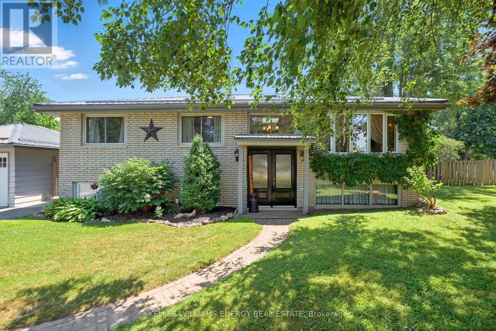 685 Young Street, Selwyn, Ontario  K9J 6X2 - Photo 3 - X12246273