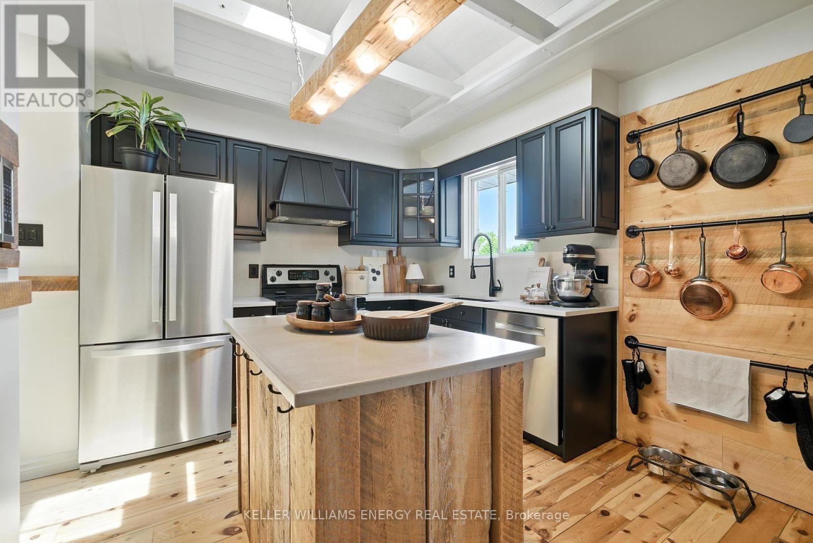 685 Young Street, Selwyn, Ontario  K9J 6X2 - Photo 5 - X12246273