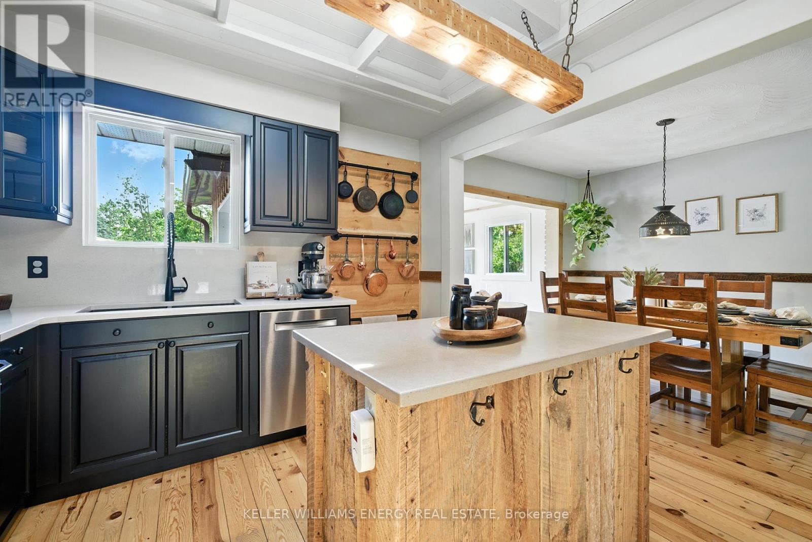 685 Young Street, Selwyn, Ontario  K9J 6X2 - Photo 7 - X12246273