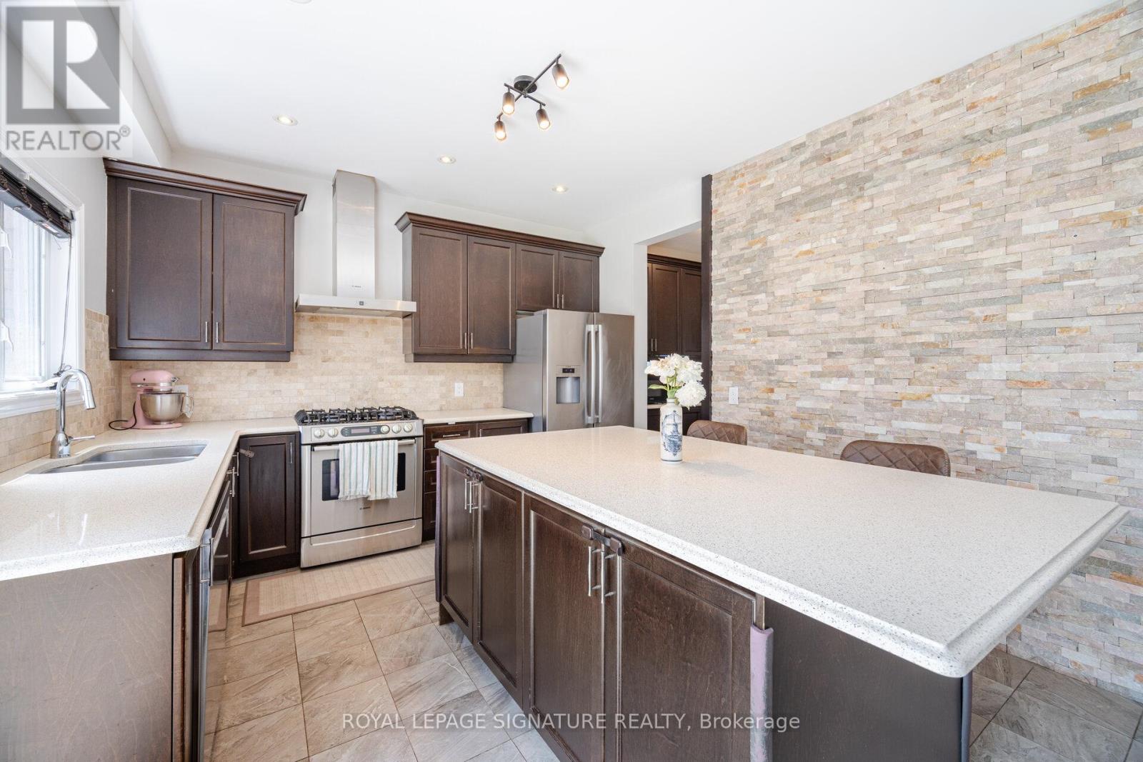 349 Shipway Avenue, Clarington (Newcastle), Ontario  L1B 0C1 - Photo 11 - E12246291