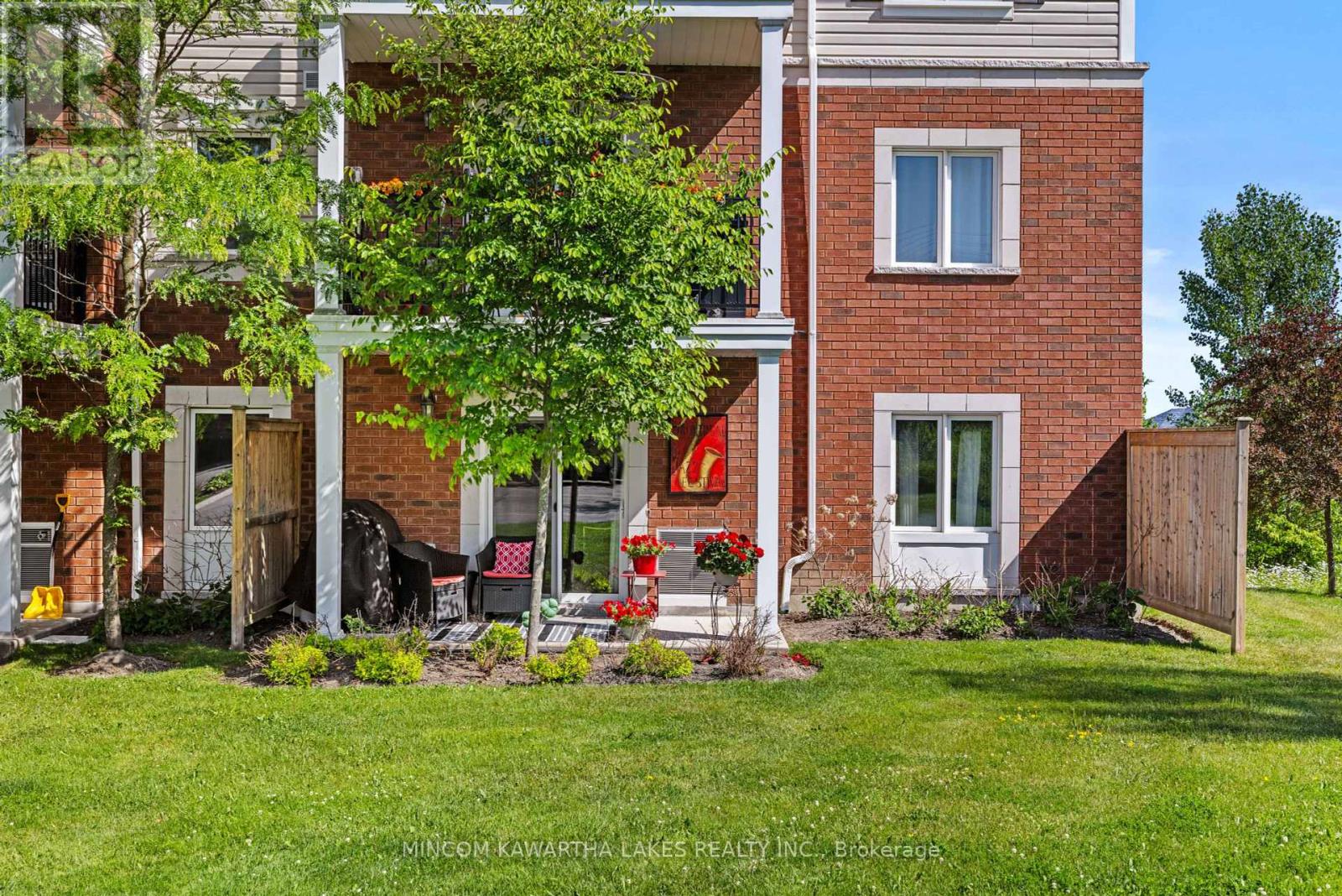 105 - 910 Wentworth Street, Peterborough West (Central), Ontario  K9J 8R8 - Photo 6 - X12246424