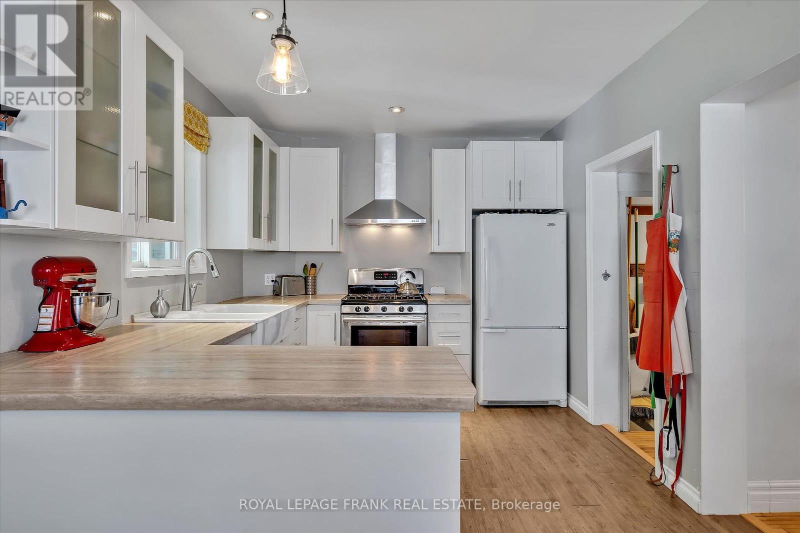 472 Murray Street, Peterborough Central (North), Ontario  K9H 2T8 - Photo 11 - X12246462