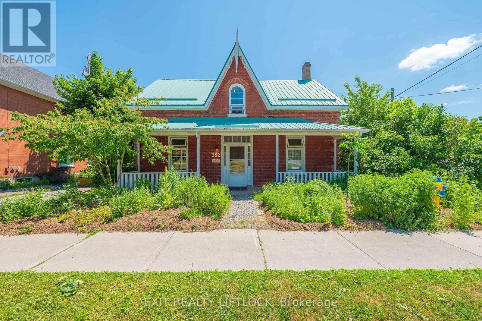 352 Mark Street, Peterborough East (Central), Ontario  K9H 1V7 - Photo 1 - X12246541