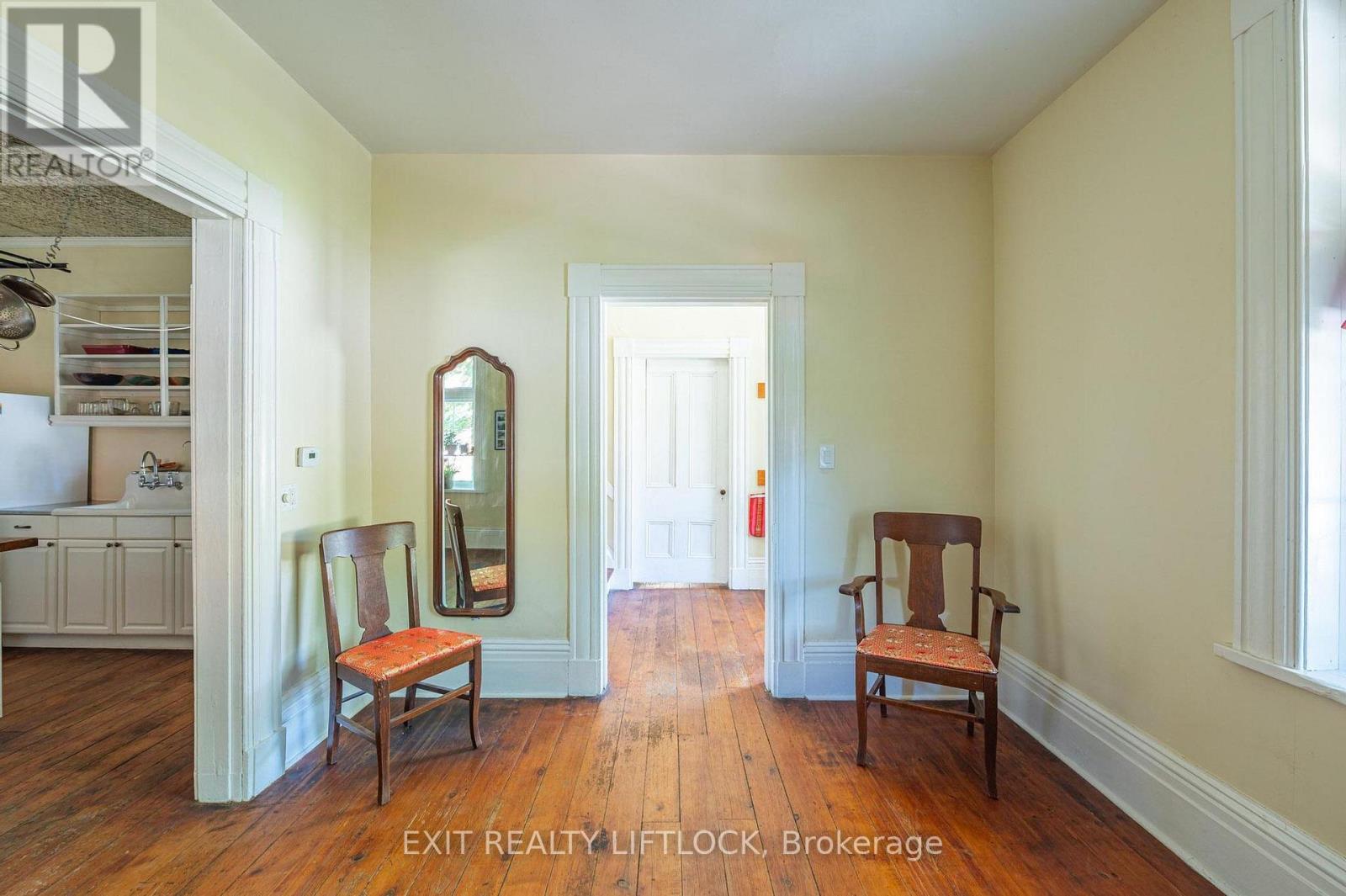 352 Mark Street, Peterborough East (Central), Ontario  K9H 1V7 - Photo 12 - X12246541