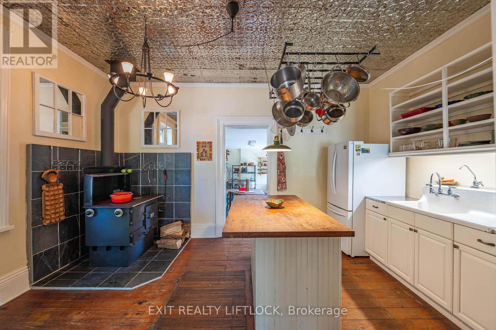 352 Mark Street, Peterborough East (Central), Ontario  K9H 1V7 - Photo 16 - X12246541