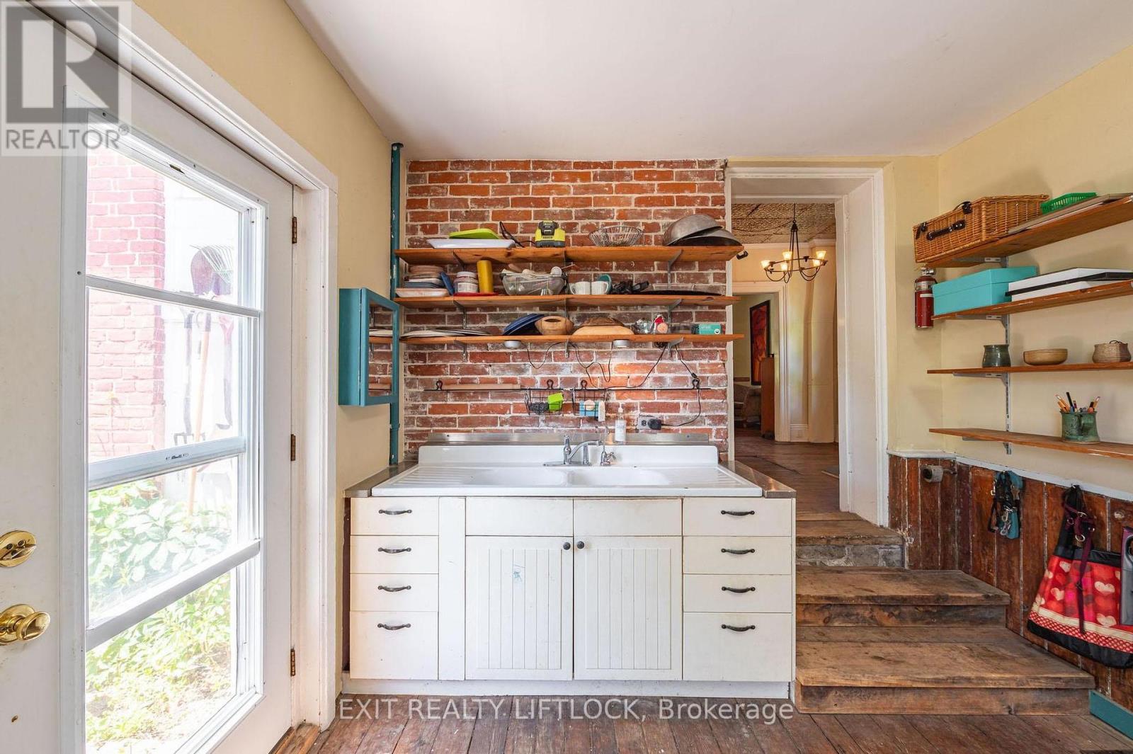 352 Mark Street, Peterborough East (Central), Ontario  K9H 1V7 - Photo 23 - X12246541