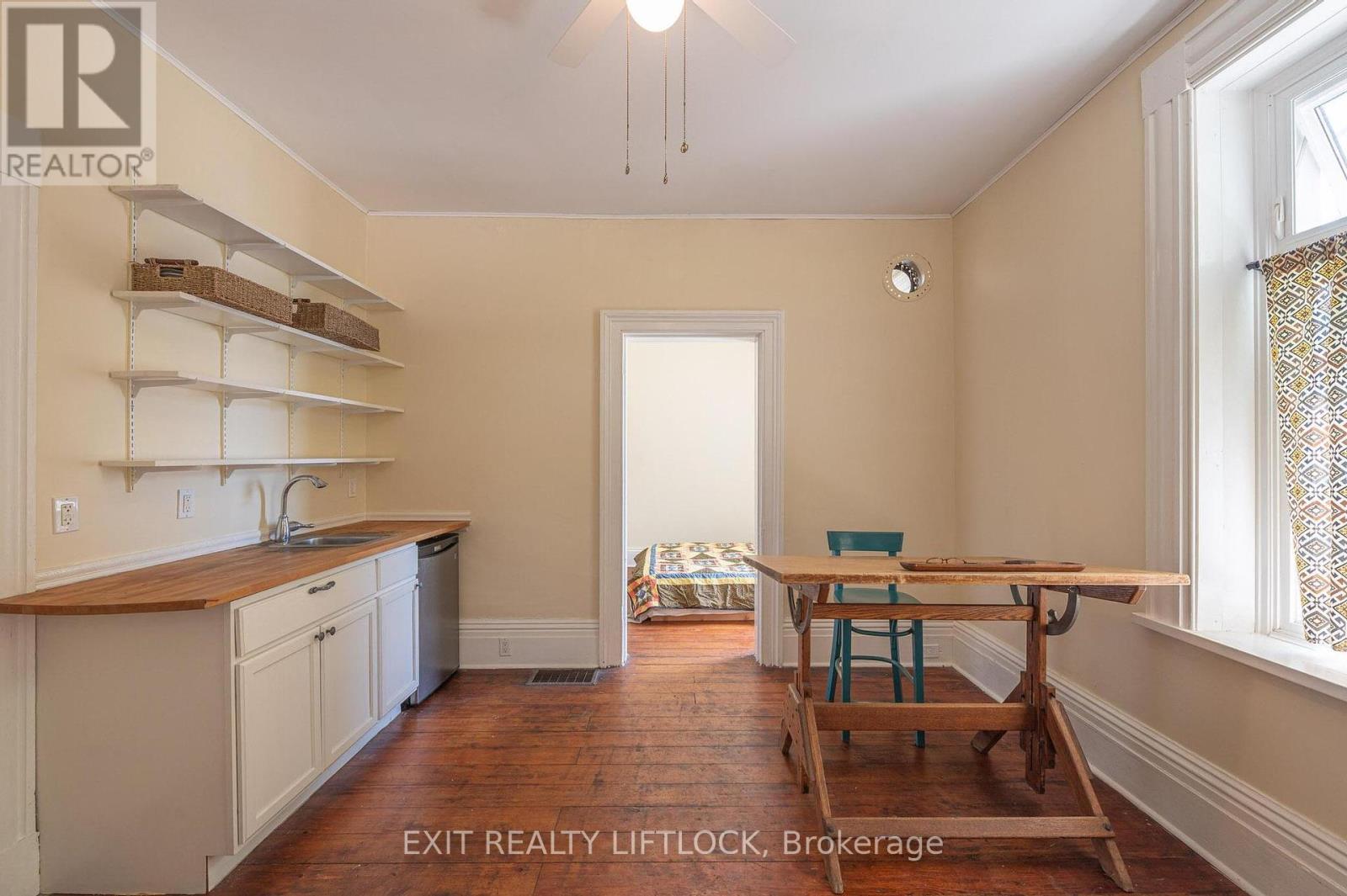 352 Mark Street, Peterborough East (Central), Ontario  K9H 1V7 - Photo 3 - X12246541