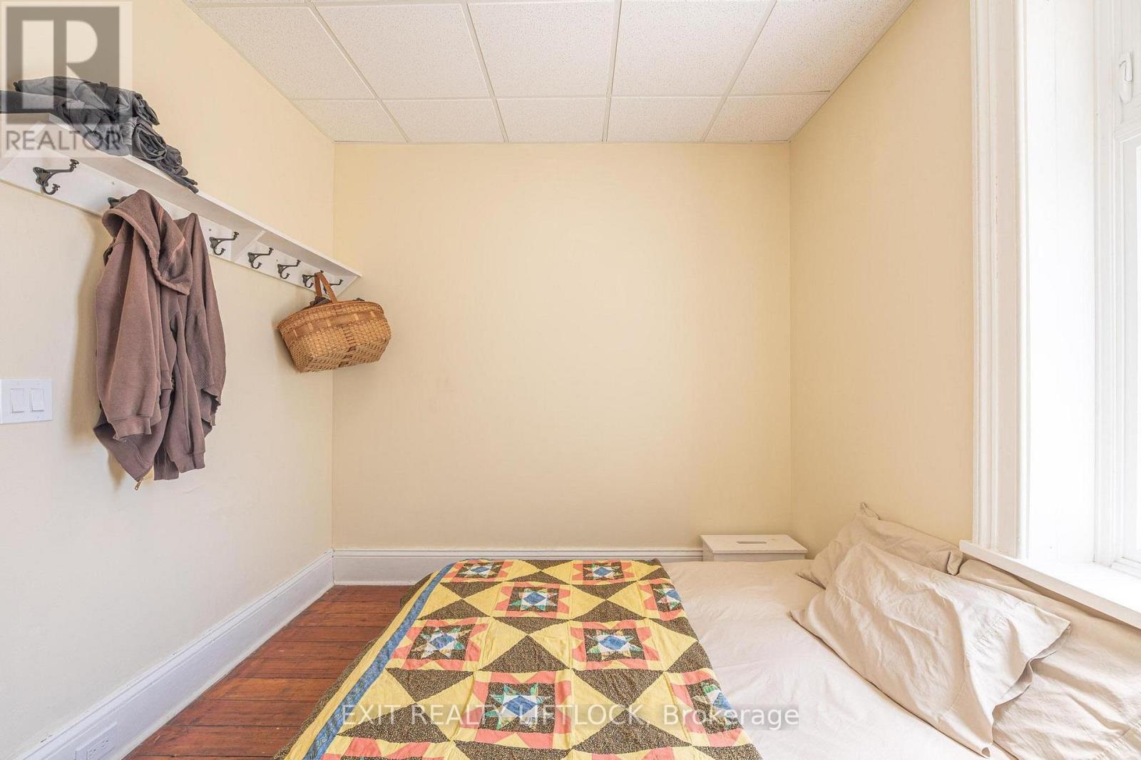 352 Mark Street, Peterborough East (Central), Ontario  K9H 1V7 - Photo 4 - X12246541