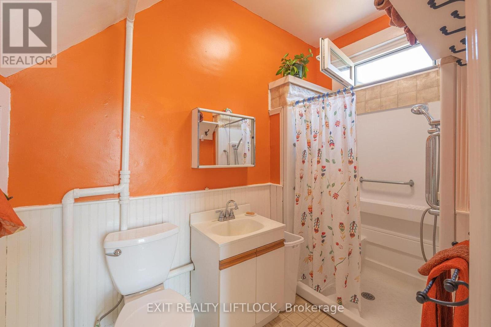 352 Mark Street, Peterborough East (Central), Ontario  K9H 1V7 - Photo 6 - X12246541
