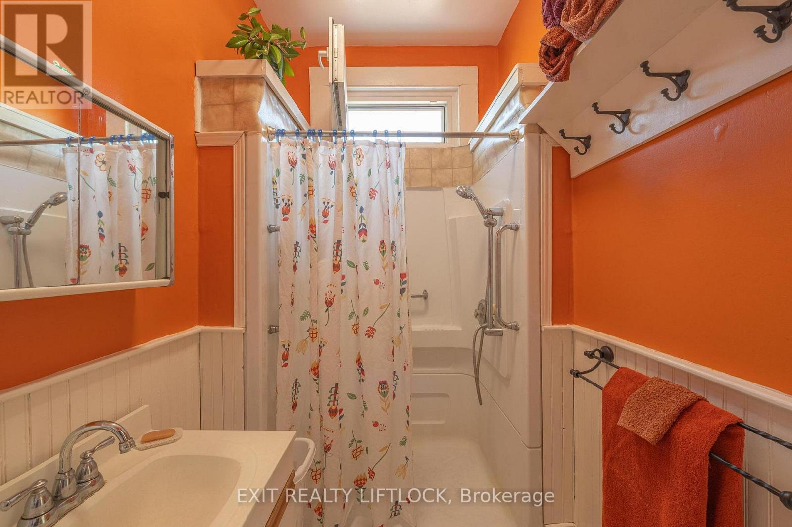 352 Mark Street, Peterborough East (Central), Ontario  K9H 1V7 - Photo 7 - X12246541