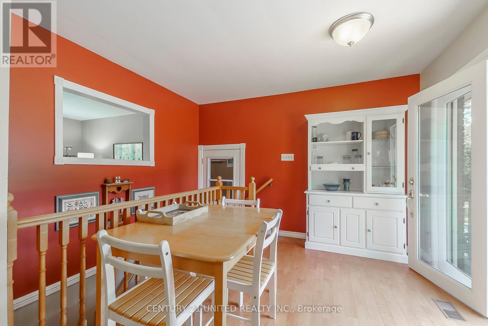 696 Skyline Road, Selwyn, Ontario  K0L 1T0 - Photo 11 - X12246591