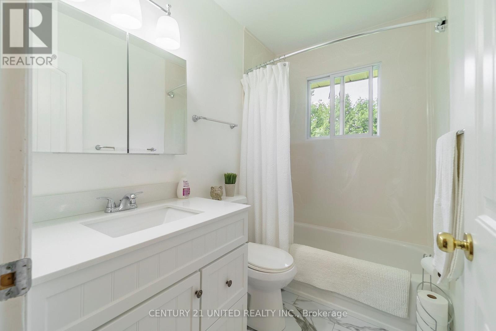 696 Skyline Road, Selwyn, Ontario  K0L 1T0 - Photo 17 - X12246591
