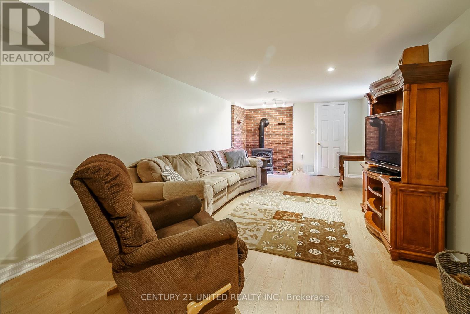 696 Skyline Road, Selwyn, Ontario  K0L 1T0 - Photo 18 - X12246591