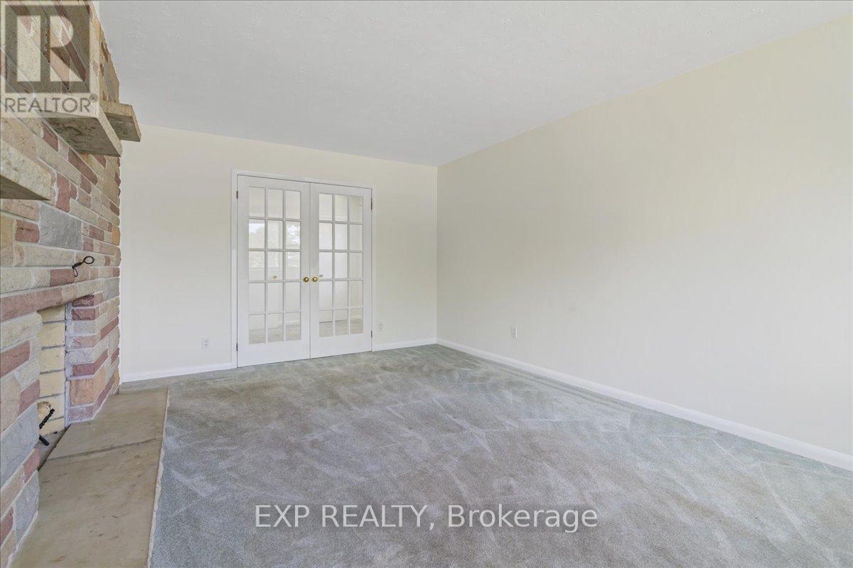 777 Barbara Crescent, Peterborough South (West), Ontario  K9J 3X8 - Photo 9 - X12246701