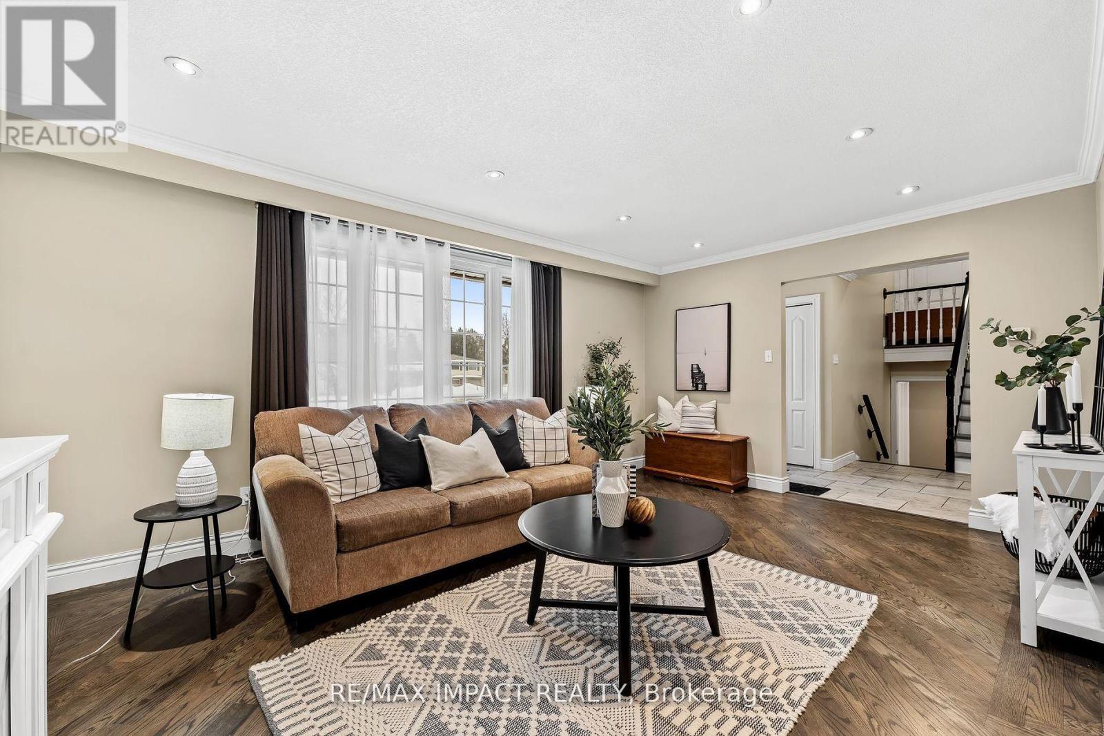 1158 Weller Street, Peterborough West (North), Ontario  K9J 7M8 - Photo 6 - X12246821