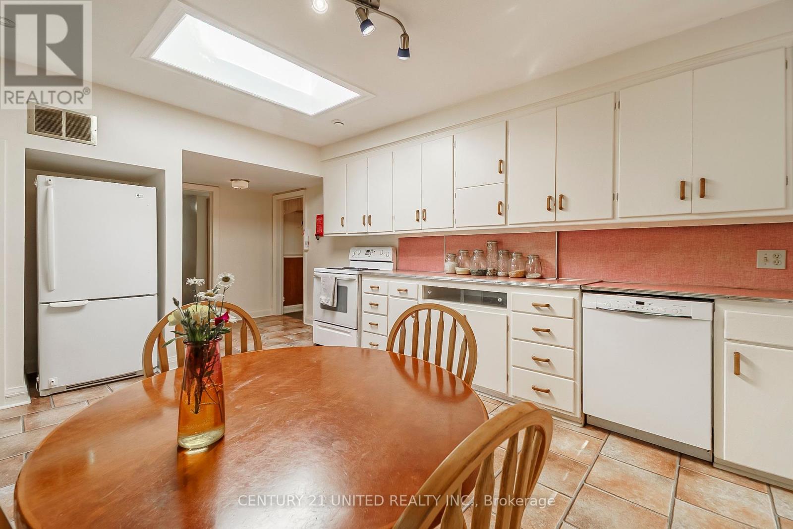 44 Moorecraig Road, Peterborough West (North), Ontario  K9J 6V7 - Photo 16 - X12247036