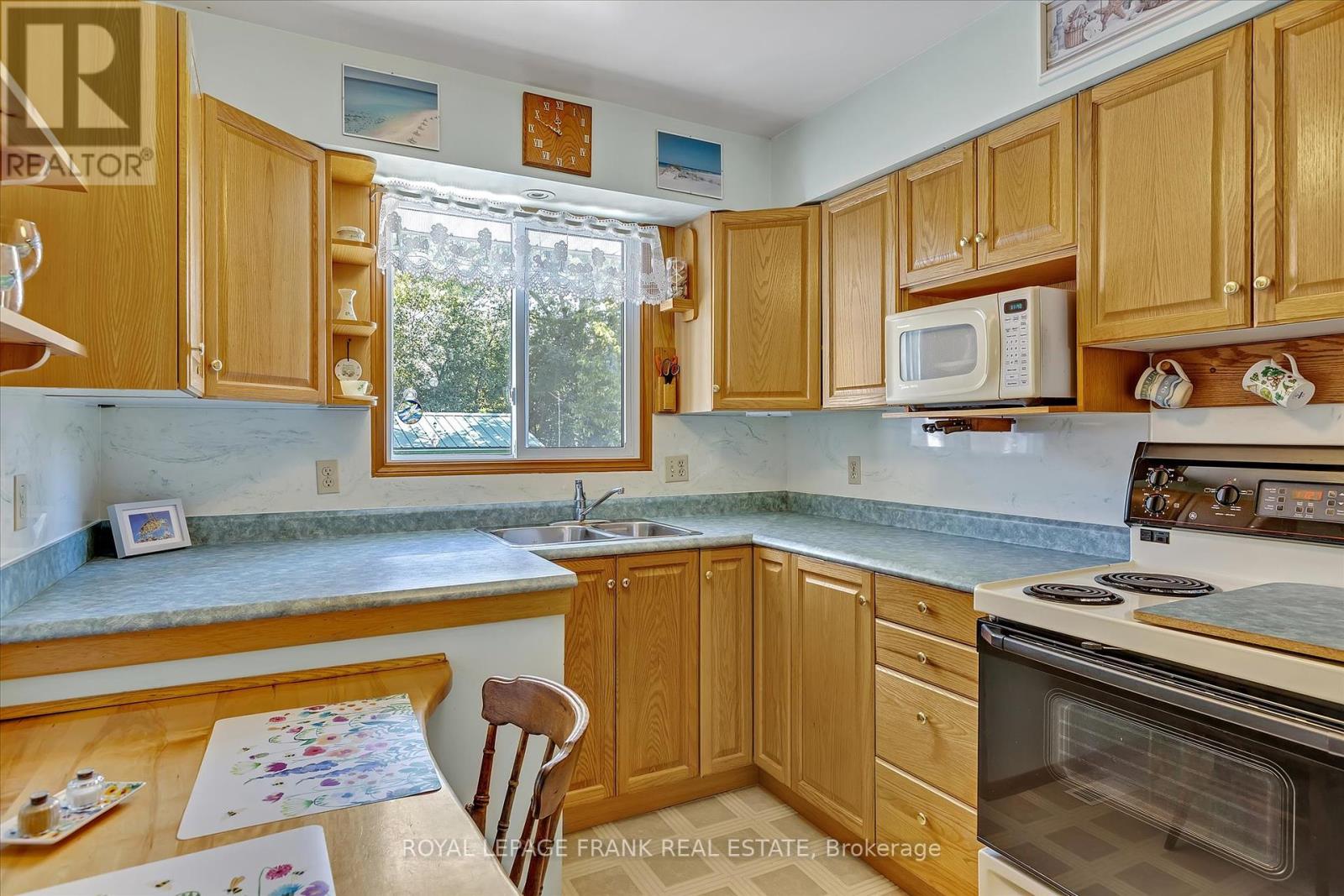 110 Greenhill Drive, Peterborough West (Central), Ontario  K9J 6E4 - Photo 10 - X12247291