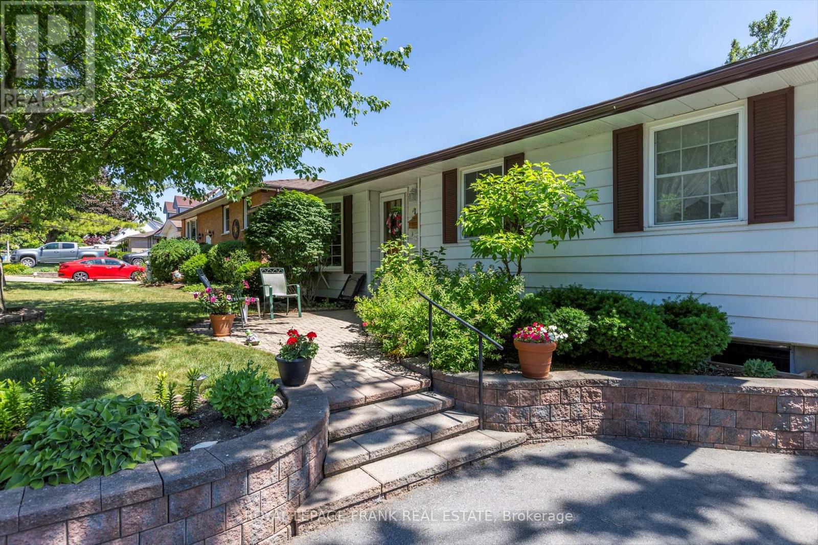 110 Greenhill Drive, Peterborough West (Central), Ontario  K9J 6E4 - Photo 2 - X12247291