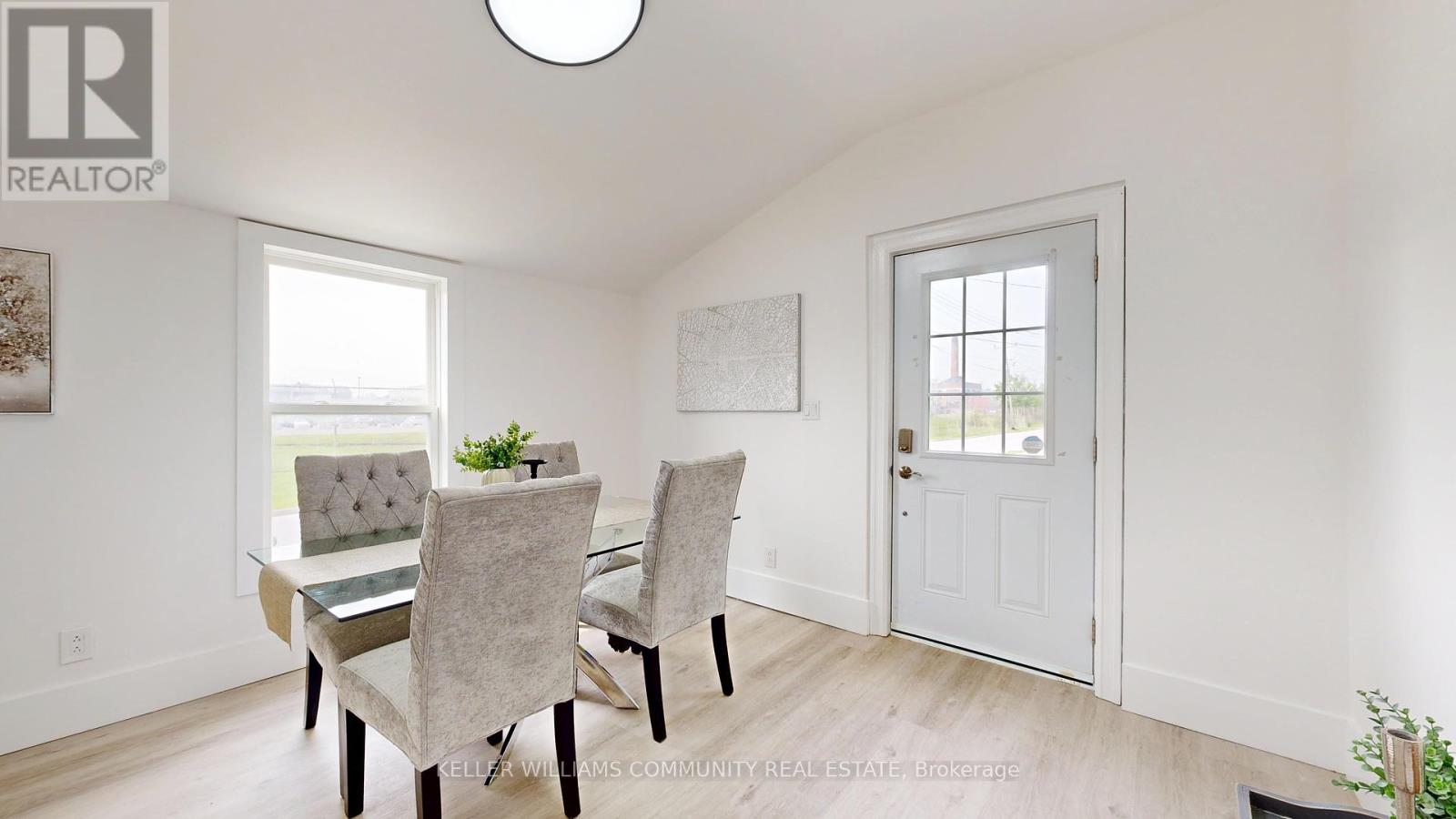 147 Park Place, Peterborough Central (South), Ontario  K9J 3V8 - Photo 5 - X12247507