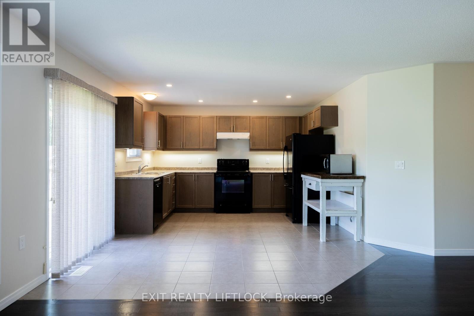63 Summer Lane, Selwyn, Ontario  K9L 0G4 - Photo 11 - X12247539