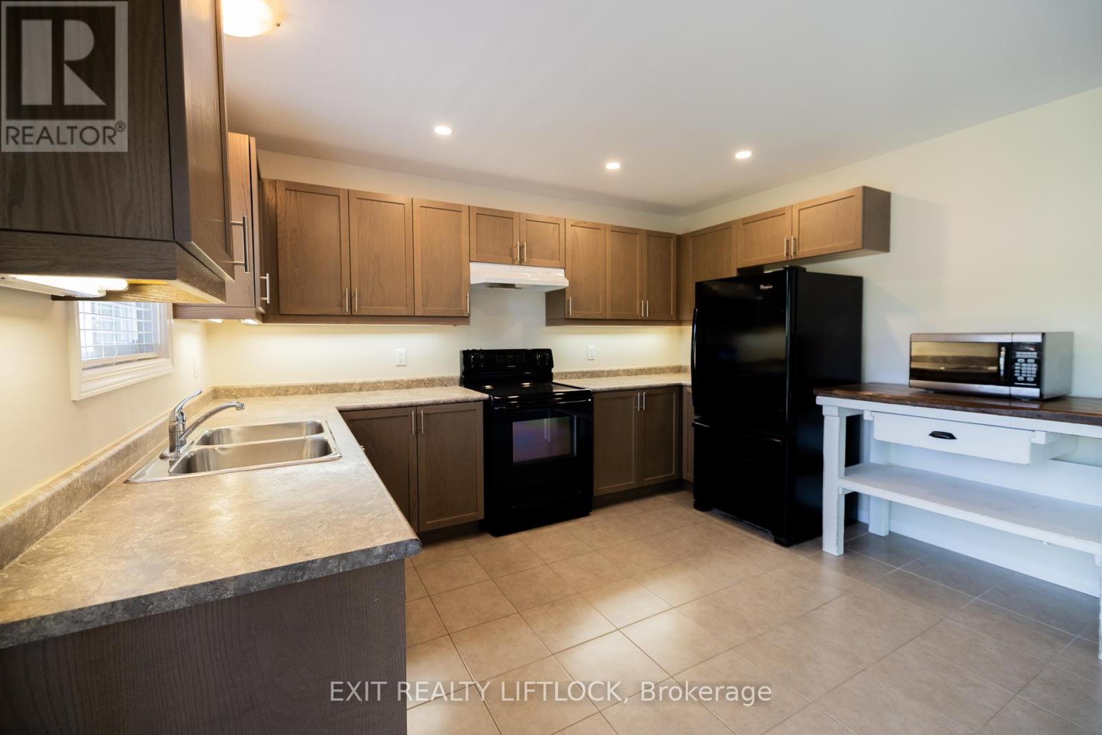 63 Summer Lane, Selwyn, Ontario  K9L 0G4 - Photo 9 - X12247539