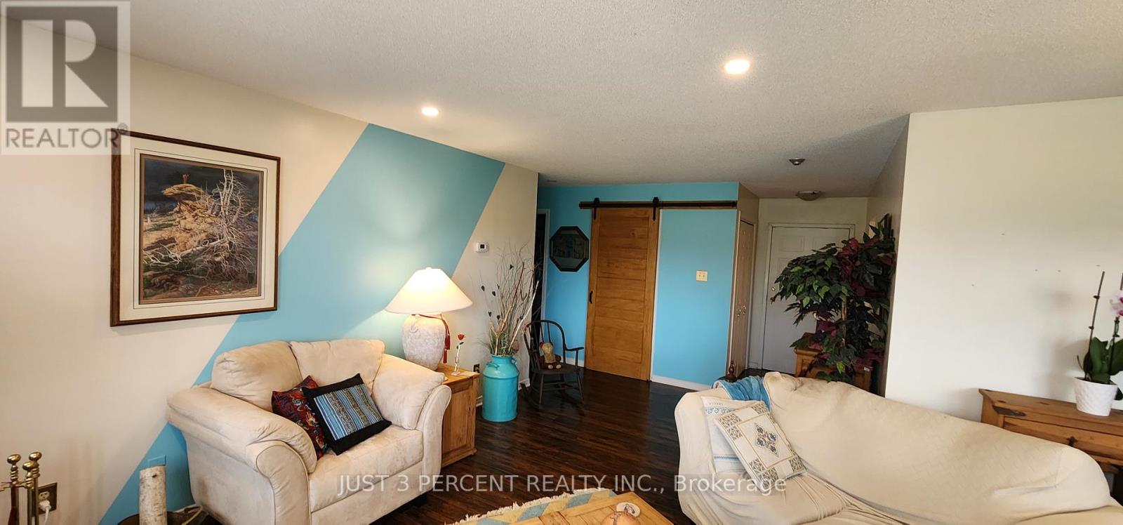 26 - 36 Champlain Crescent, Peterborough North (University Heights), Ontario  K9L 1T1 - Photo 13 - X12248568