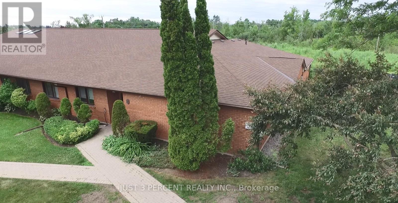 26 - 36 Champlain Crescent, Peterborough North (University Heights), Ontario  K9L 1T1 - Photo 2 - X12248568