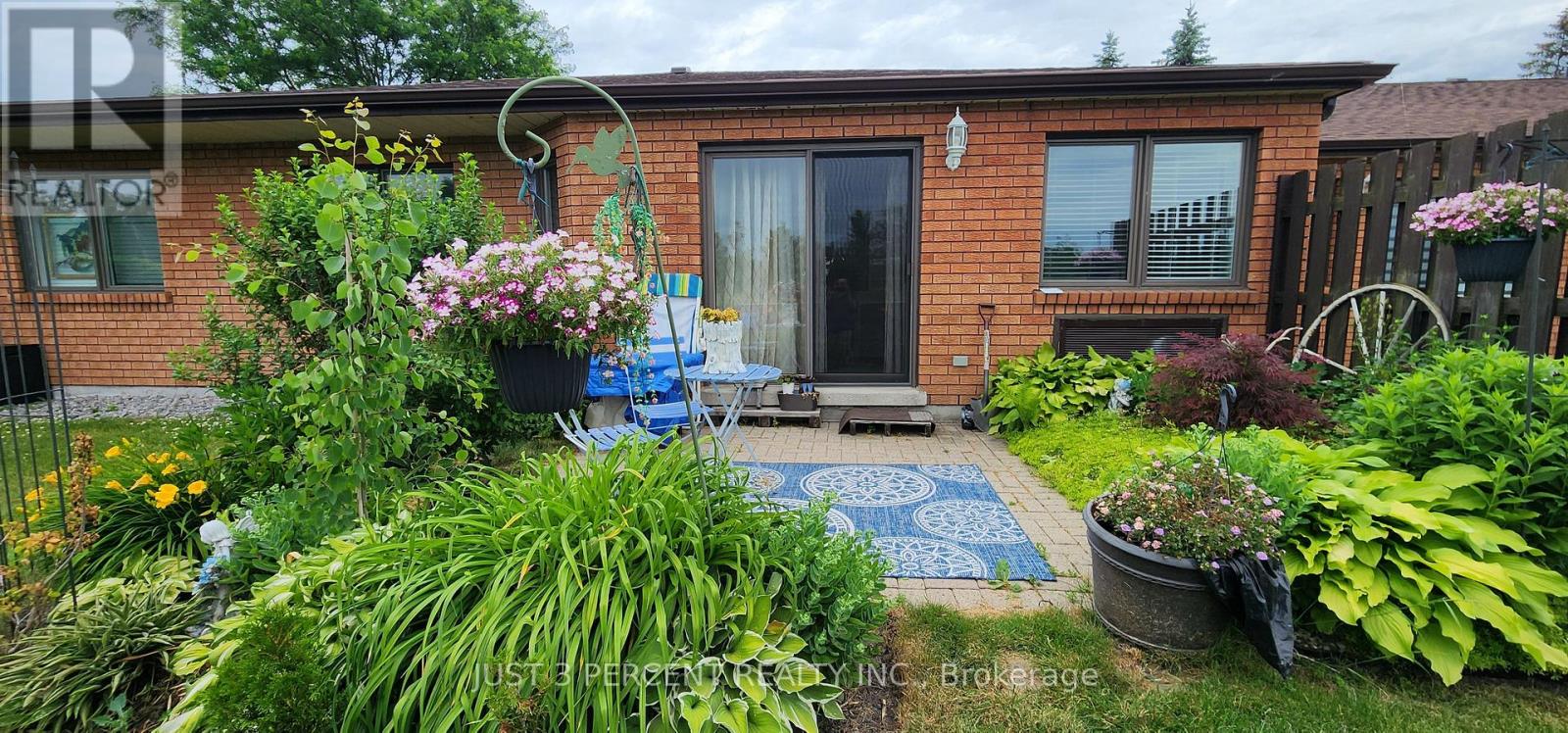 26 - 36 Champlain Crescent, Peterborough North (University Heights), Ontario  K9L 1T1 - Photo 38 - X12248568