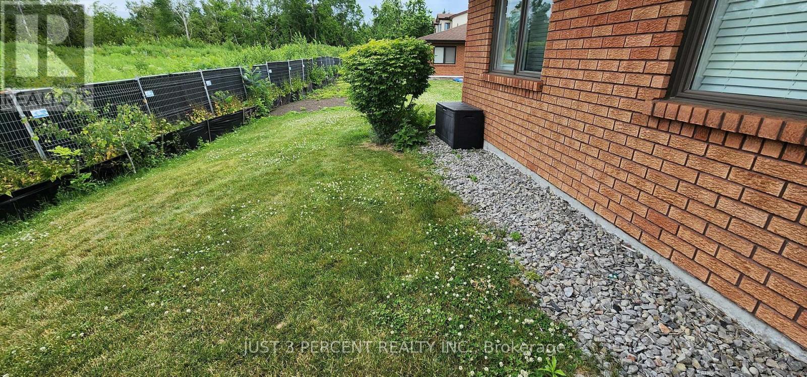 26 - 36 Champlain Crescent, Peterborough North (University Heights), Ontario  K9L 1T1 - Photo 40 - X12248568