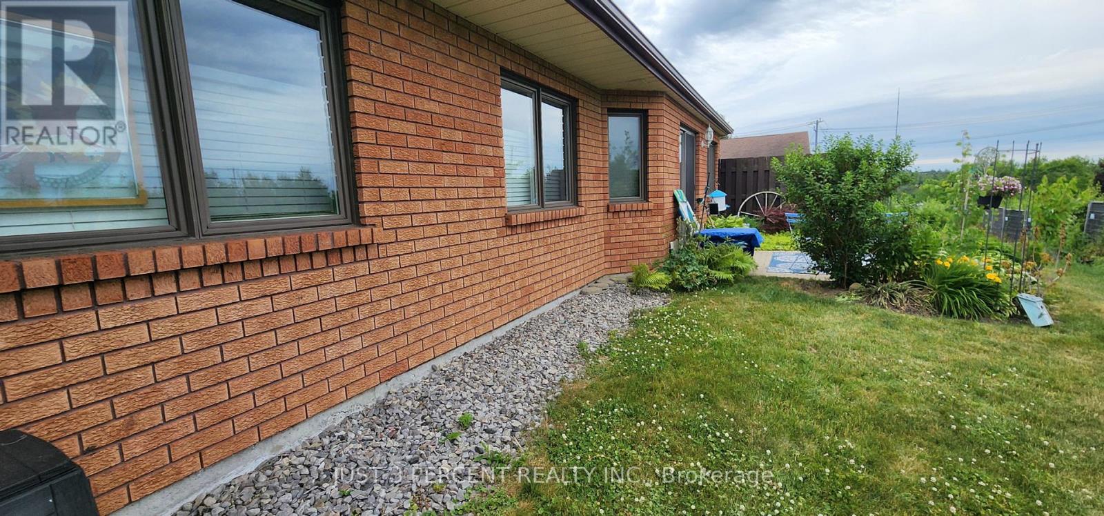 26 - 36 Champlain Crescent, Peterborough North (University Heights), Ontario  K9L 1T1 - Photo 42 - X12248568